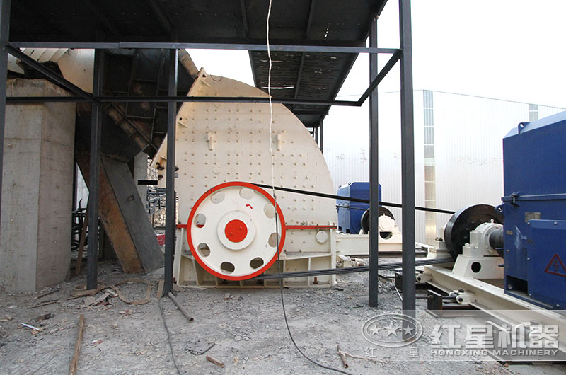 大型重錘式破碎機(jī)