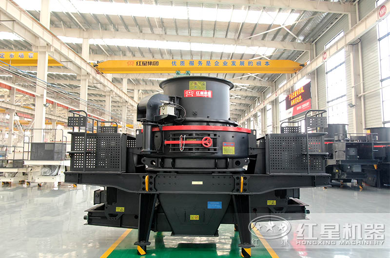 對(duì)輥制砂機(jī)有哪些型號(hào)？和沖擊式制砂機(jī)比哪個(gè)好？